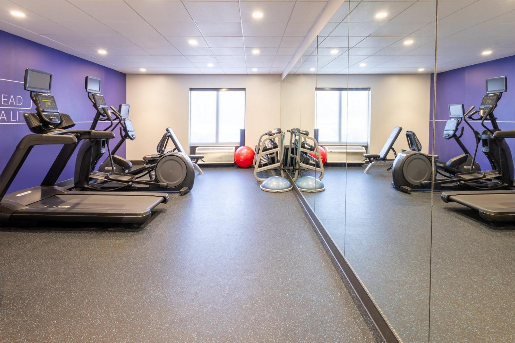 Holiday Inn Express Hotel & Suites Jackson - Flowood By Ihg Buitenkant foto